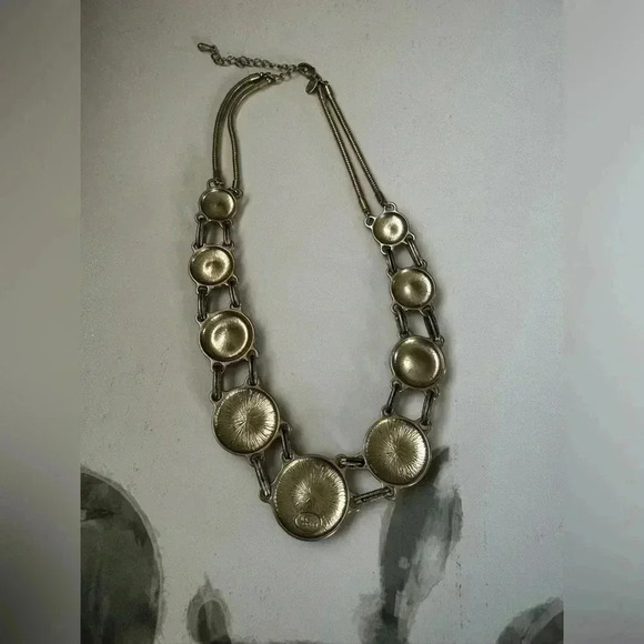 Lia Sophia TUDOR Statement Necklace - Picture 2 of 8